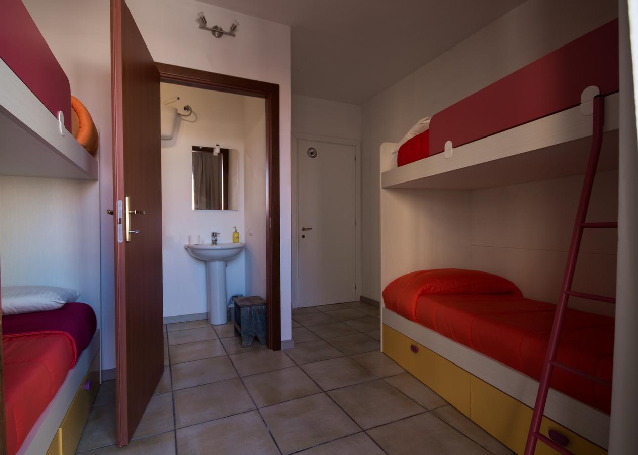 Hostel Sardinia กวาร์ตู ซานเตเลนา ภายนอก รูปภาพ